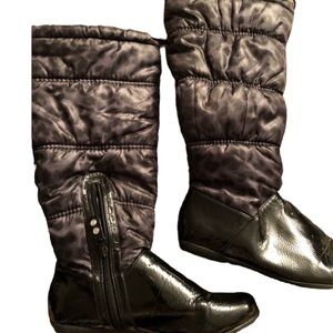 Air Balance size 9 black & gray animal print patent leather quilted boots